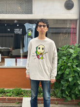画像をギャラリービューアに読み込む, <受注生産> ギターなみすけ ☆ Big Silhouette Long-Sleeve T-shirt (Black/Frost gray, Sizes S-XL)