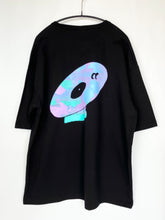 Load image into Gallery viewer, Cohshi.  “ SPIN ME TEE ” (XL)
