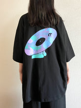 Load image into Gallery viewer, Cohshi.  “ SPIN ME TEE ” (XL)
