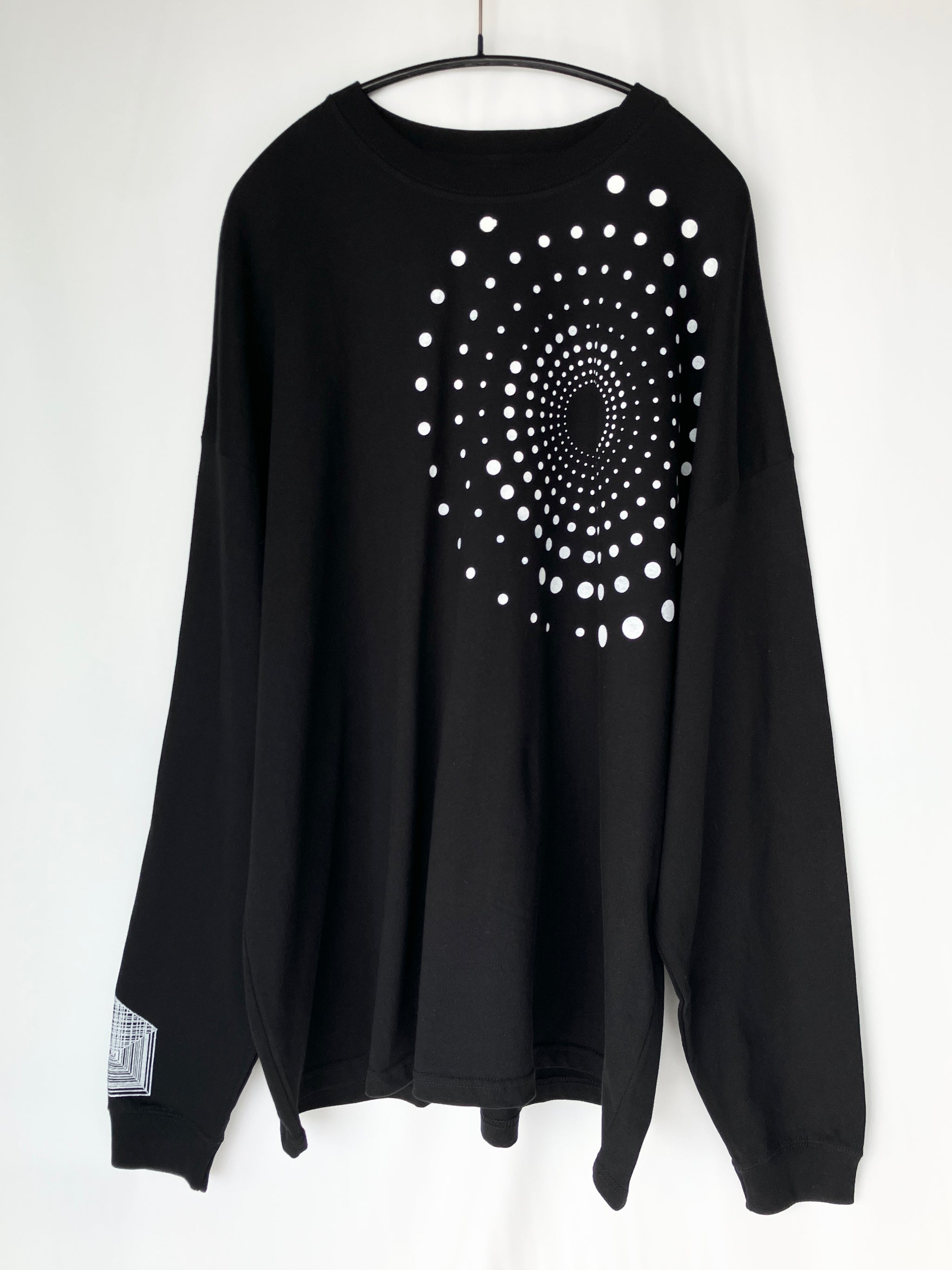 Clothes / Art / Goods – PHYSICAL STORE